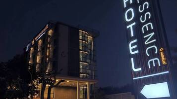 Fassade der Unterkunft – Abend/Nacht