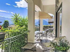 Outdoor dining - Vacation home Aurora by Interhome (Colico)