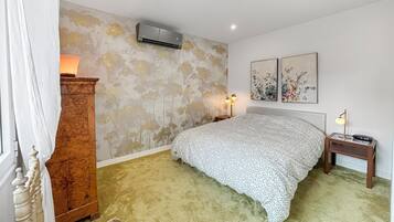 1 chambre, fer et planche Ă repasser, Wi-Fi, draps fournis