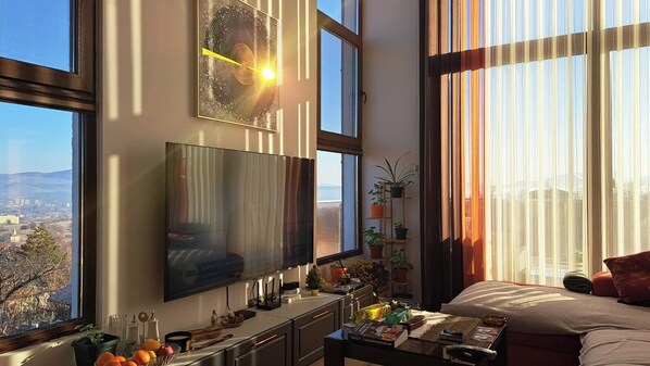 Interior - Charming 3-bedroom villa with large veranda stunning Kardzhali city view (Petlino)