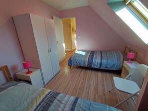 2 bedrooms, iron/ironing board, WiFi, bed sheets - Fully equipped apartment (Donges)