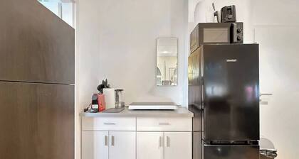 Stylish 5-Person Stay | Central & Cozy