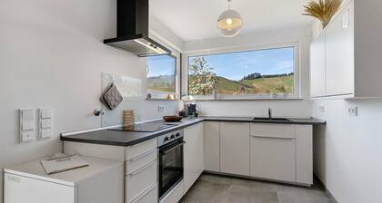 Ferienwohnung 'Marie' mit Bergblick, privater Terrasse und Wi-Fi