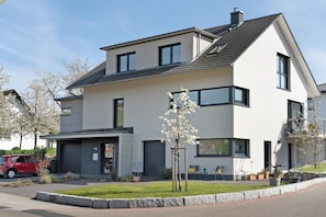 Exterior - Apartment 'Marie' with Mountain View, Private Terrace and Wi-Fi (Durbach)