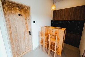Minibar, blackout curtains