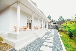 Exterior - Queenara Local House (Carangsari)