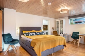 1 dormitorio, tabla de planchar con plancha, wifi gratis y ropa de cama