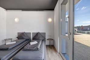 1 bedroom, free WiFi, bed sheets, wheelchair access - Room '12' with Wi-Fi (Dußlingen)