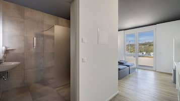 Dusche, Haartrockner, HandtĂŒcher