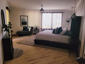 4 bedrooms, iron/ironing board, travel cot, WiFi