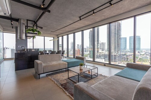 Arte Vibe: Cozy and technological apartment with great views
