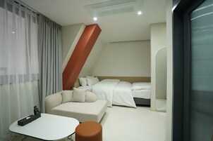 Superior Family C | 高档床上用品、羽绒被、办公桌、隔音