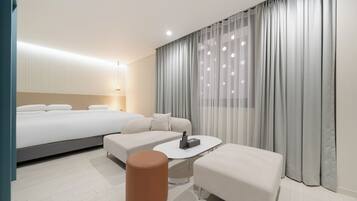 Superior Family A | Premium bedding, down comforters, desk, soundproofing