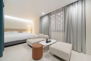 Superior Family A | Premium bedding, down comforters, desk, soundproofing