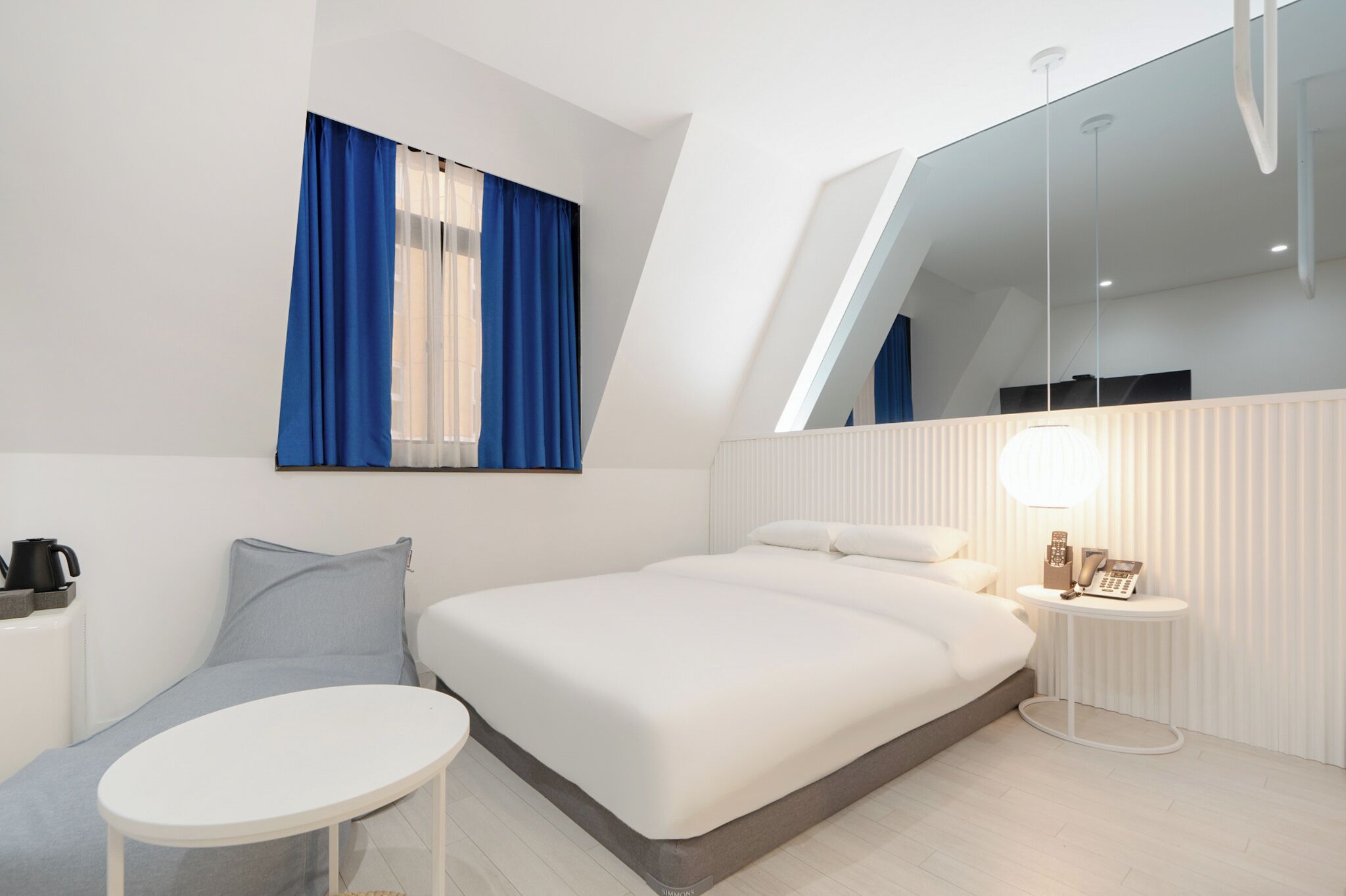 Ropa de cama de alta calidad, cubrecamas y escritorio 