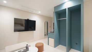 Superior Family A | Seprai premium, selimut bulu angsa, meja kerja, dan kedap suara