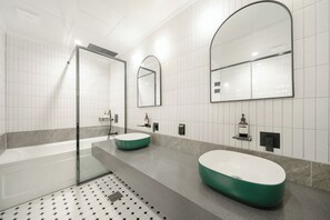 Junior Suite | Premium bedding, down comforters, desk, soundproofing - HOTEL GRAND PARIS (Gwangju)