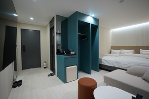 Ropa de cama de alta calidad, cubrecamas y escritorio 