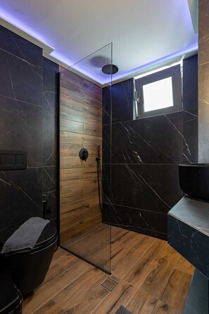 Shower, hair dryer, towels - Noir Residence, Villa (Chania)
