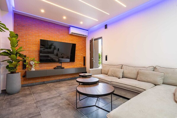Smart TV, stereo