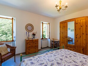 2 dormitorios, tabla de planchar con plancha, wifi