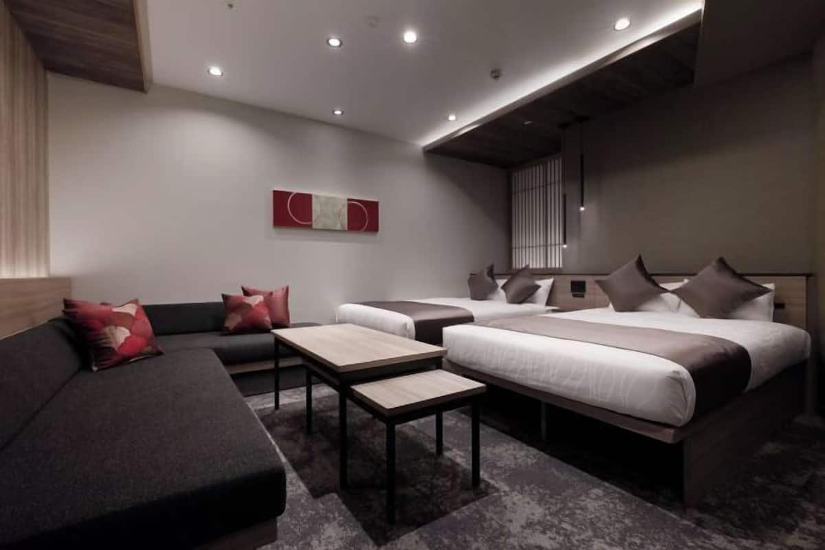 1 chambre, coffres-forts dans les chambres, fer et planche à repasser