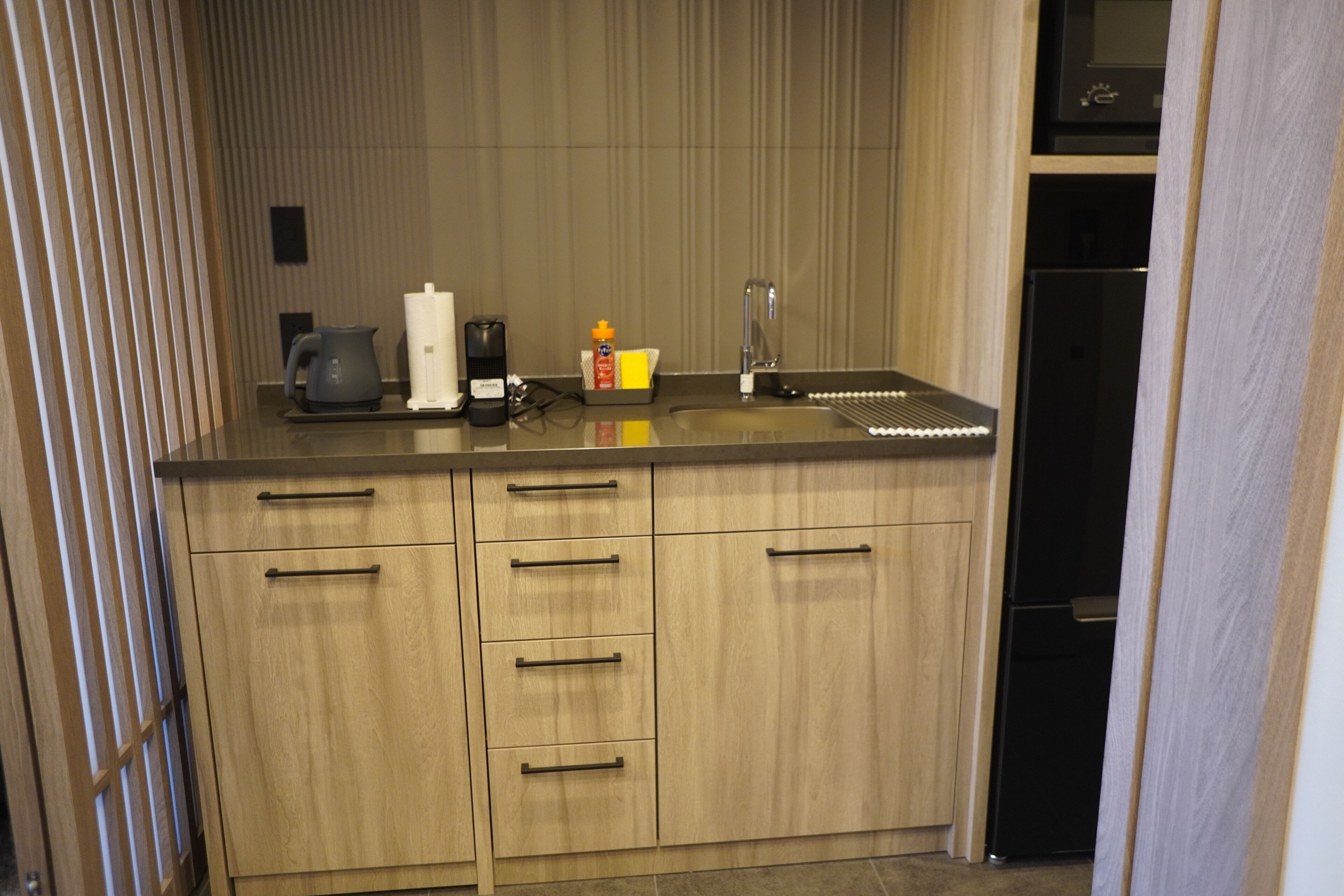 Room (Junior Suite) | Private kitchen