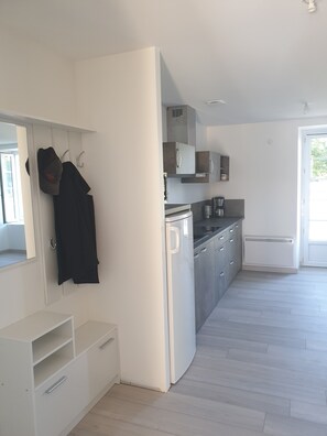 Private kitchen - Furnished studio (Montaigu-Vendée)