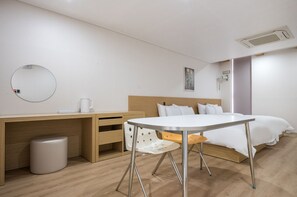 Twin Room | Skrivbord, ljudisolering, gratis wi-fi och sängkläder