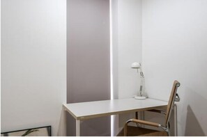 Business Suite Room | Escritorio, wifi gratis, ropa de cama