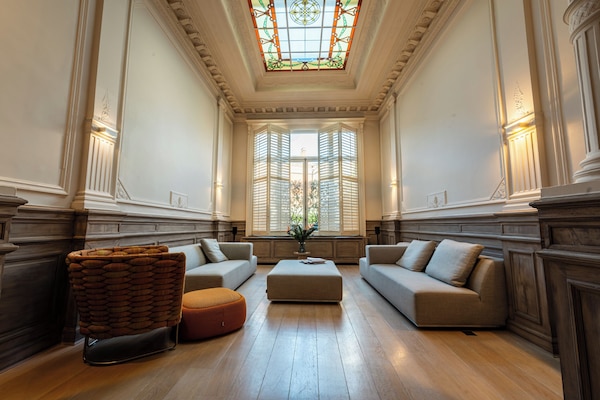 Tägliches Frühstücksbuffet (25 EUR pro Person)