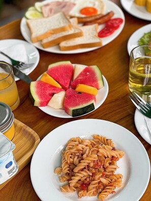 Free daily full breakfast  - Tam Coc Windy Fields (Hoa Lu)