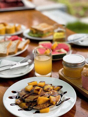 Free daily full breakfast - Tam Coc Windy Fields (Hoa Lu)