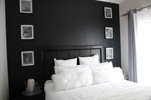 1 slaapkamer, een strijkplank/strijkijzer, wifi, beddengoed