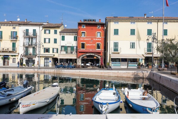 Front of property - Hotel Alla Grotta (Lazise)