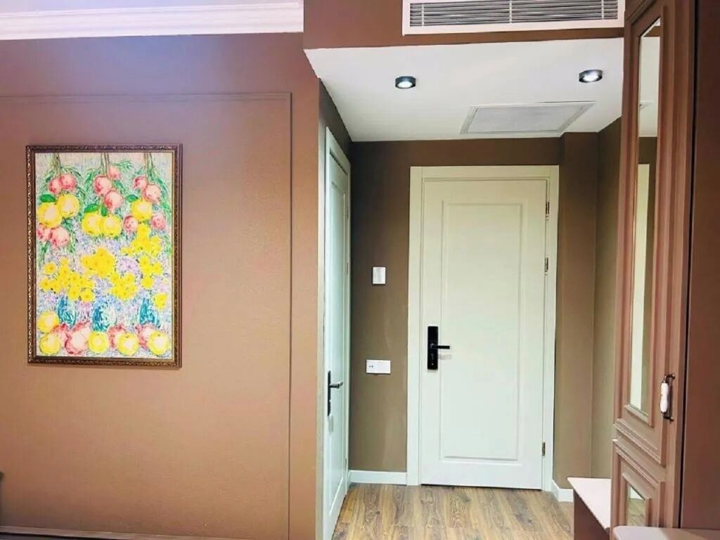 Photo - Parliament Hotel & Restaurant