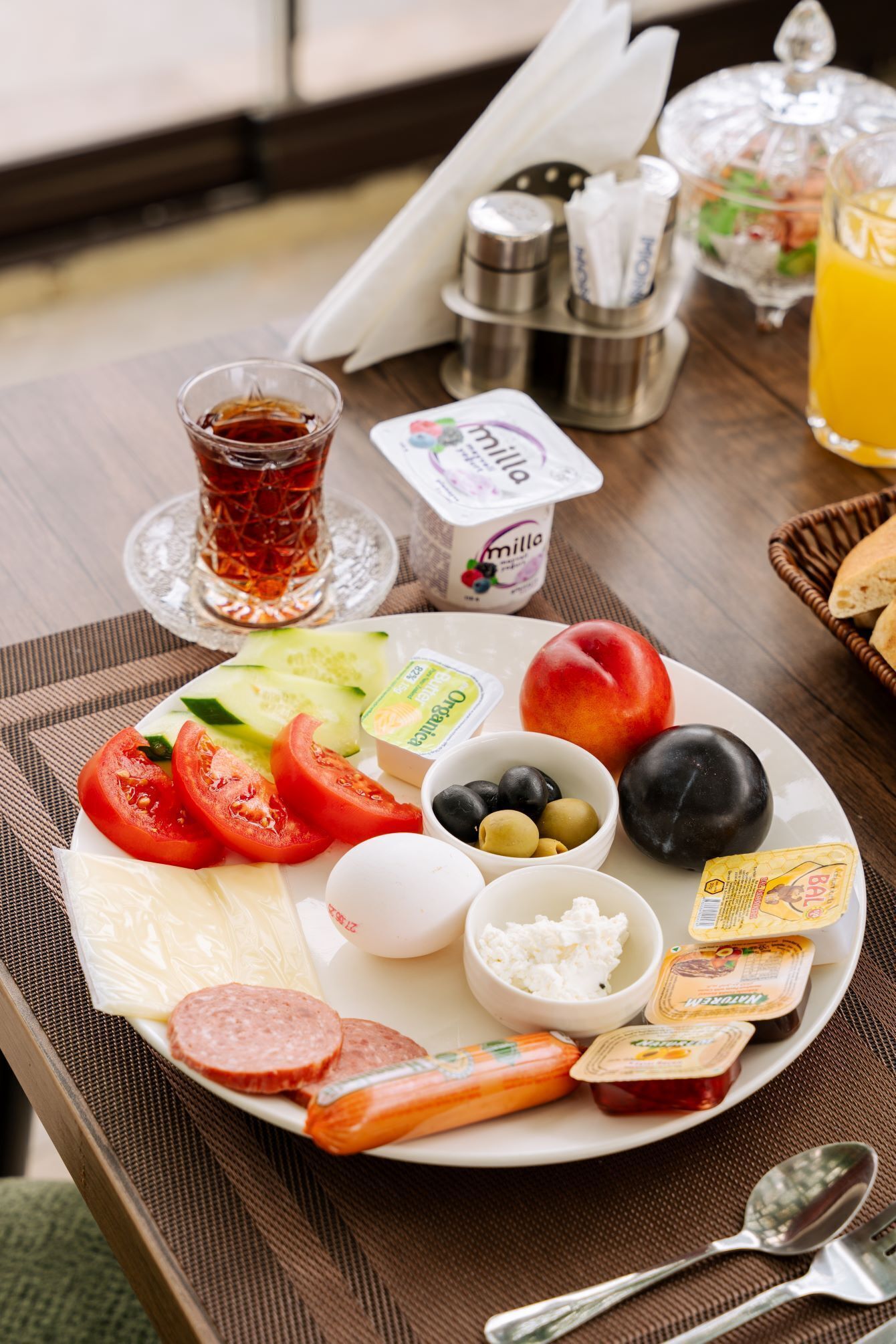 Photo - Parliament Hotel & Restaurant