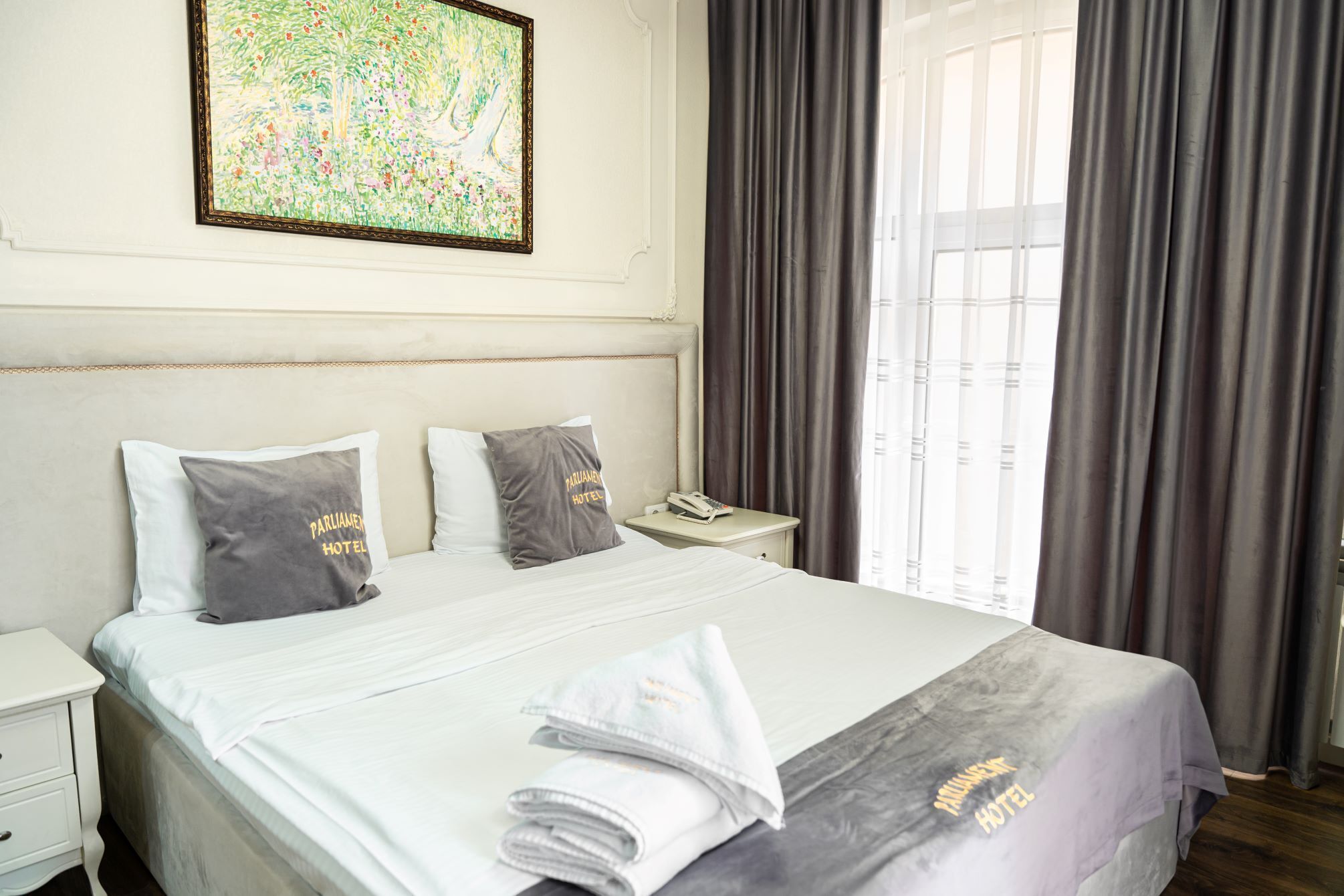 Photo - Parliament Hotel & Restaurant