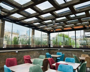 Free daily buffet breakfast - Parliament Palace Hotel Baku (Baku)