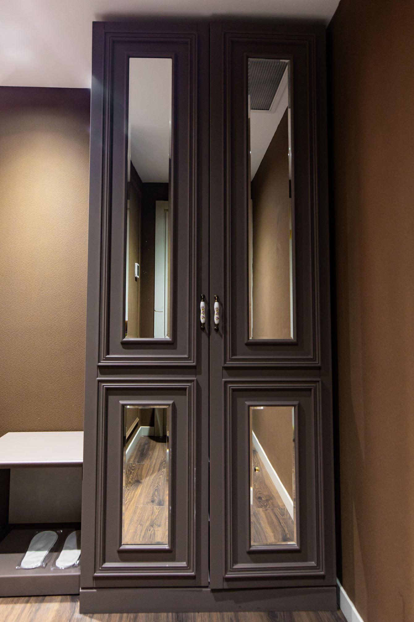 Standard Room, City View | Premium bedding, minibar, in-room safe, desk