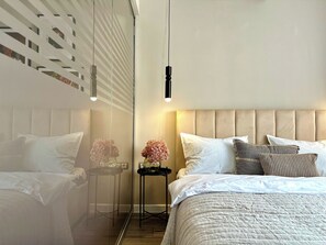 1 slaapkamer, een strijkplank/strijkijzer, wifi, beddengoed