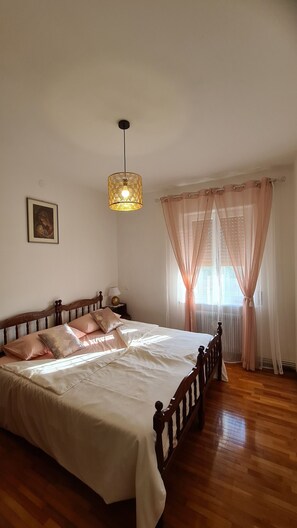 3 bedrooms, desk, iron/ironing board, free WiFi - Casa degli Ulivi Bright Tricamere in the center a stone's throw from Udine and Cividale (Faedis)