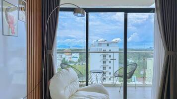 Luxury Apartment, 2 Bedrooms, Sea View | 2 bedrooms, Egyptian cotton sheets, premium bedding, memory-foam beds