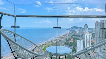 One-Bedroom Apartment, Sea View | Balcony view