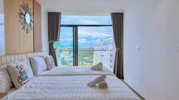 Luxury Apartment, 2 Bedrooms, Sea View | 2 bedrooms, Egyptian cotton sheets, premium bedding, memory-foam beds