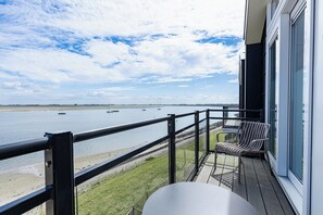 Property grounds - House by Lake Sint-Annaland near Marina (Sint-Annaland)
