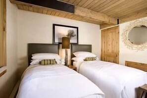 2 Schlafzimmer, Schreibtisch, Bügeleisen/Bügelbrett, WLAN