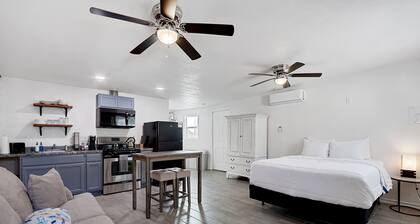 5 Points El Paso Guesthouse Studio- Comfy & Centrally Located