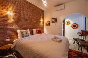 Soumaya | In-room safe, individually decorated, laptop workspace, bed sheets - Casa Maravillosa (Chefchaouen)
