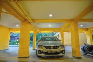 Free self-parking - Alaya Stays Veera Marina 2BHK (Candolim)